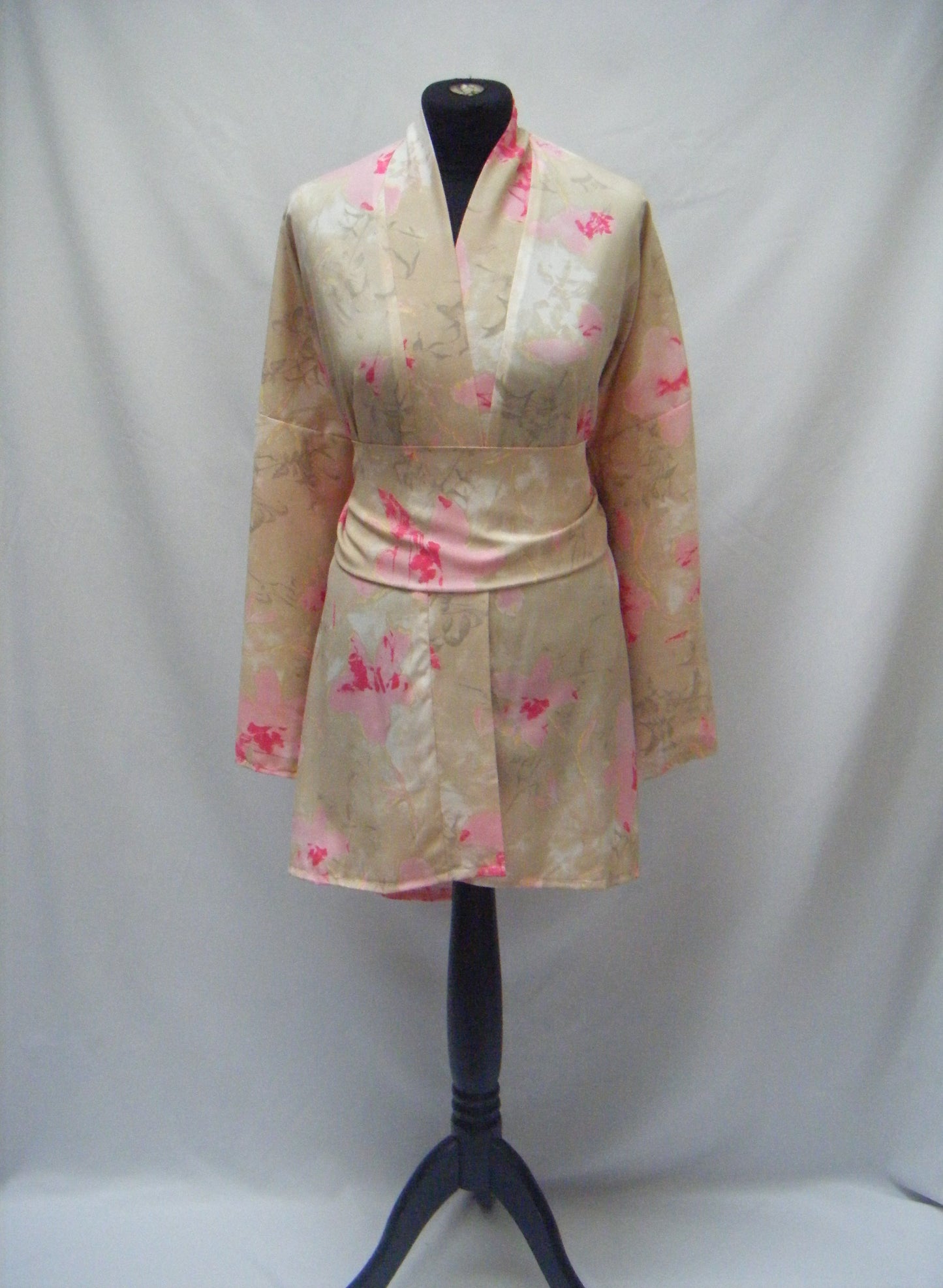 Kimono court beige floral