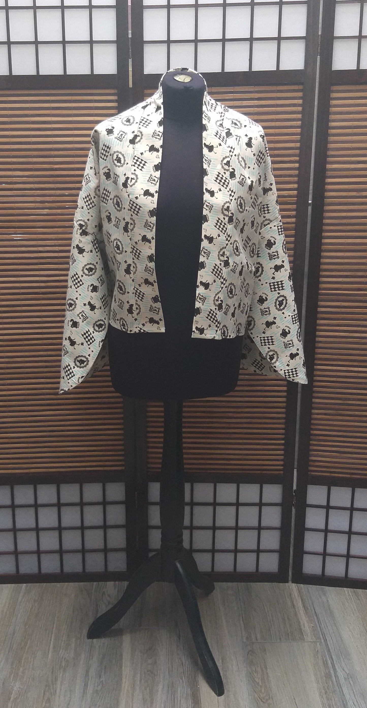 Kimono veste Alice in the Wonderland